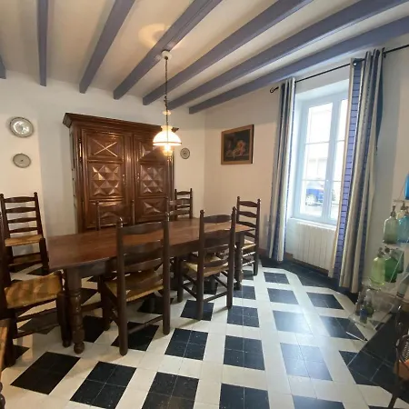 Maison Fouras, 6 Pieces, 8 Personnes - Fr-1-709-25